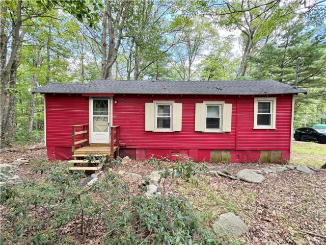  3 BR,  1.00 BTH  Bungalow style home in Wurtsboro