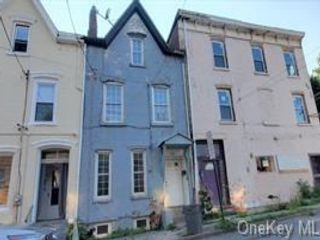  3 BR,  1.00 BTH  Colonial style home in Newburgh