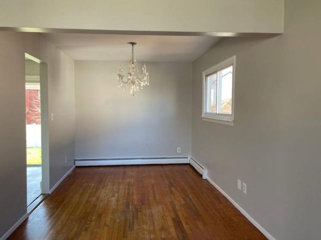  3 BR,  1.00 BTH  Apartment style home in Babylon