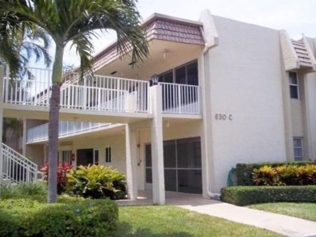  1 BR,  1.00 BTH  Condo style home in Boynton Beach