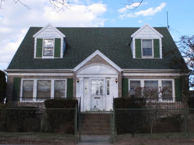  4 BR,  3.00 BTH &nbsp;Colonial style home in BELLE HARBOR