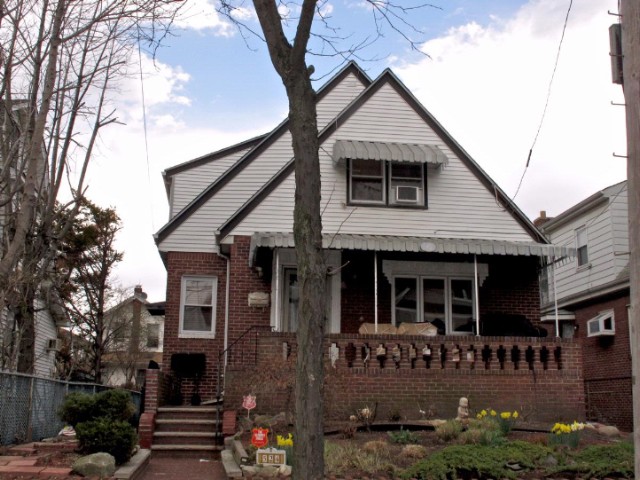  4 BR,  3.00 BTH &nbsp;Colonial style home in BELLE HARBOR