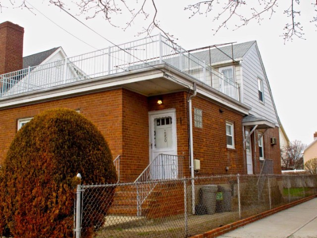  3 BR,  2.00 BTH &nbsp;Colonial style home in BELLE HARBOR