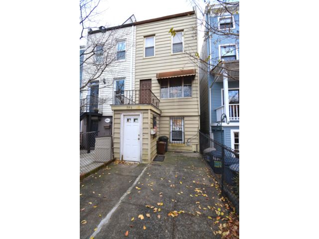  4 BR,  1.50 BTH  Townhouse style home in Brooklyn