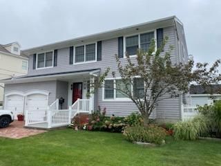  5 BR,  3.00 BTH  Colonial style home in Massapequa