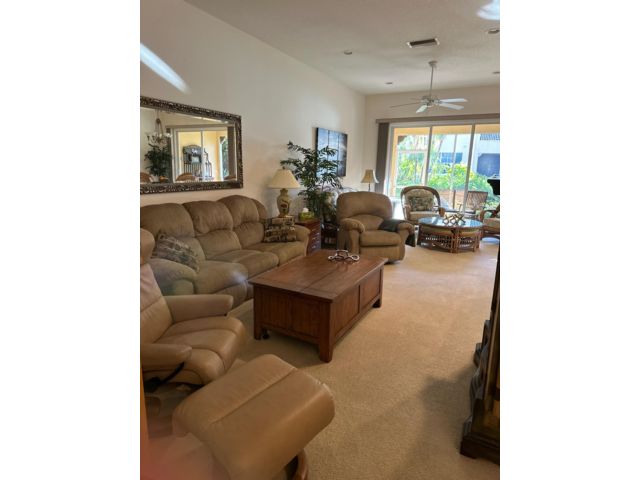 3 BR,  2.50 BTH  Townhouse style home in Sarasota