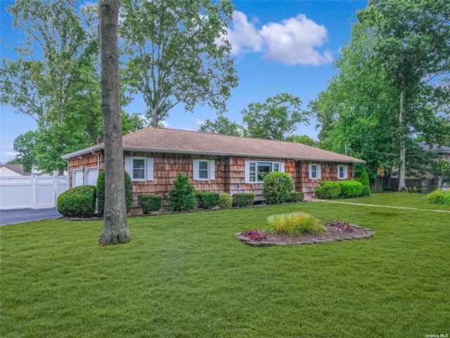 [Miller Place Real Estate, listing number 2004689]