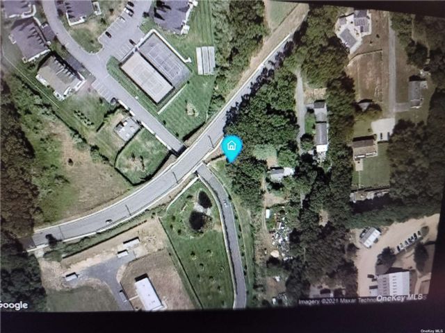 Lot <b>Size:</b> 135 x 1625 &nbsp;Land style home in Medford