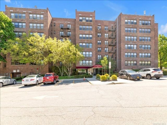  2 BR,  1.00 BTH &nbsp;Other style home in Bayside