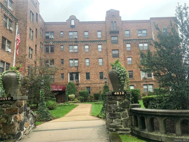 Studio,  1.00 BTH &nbsp;Mid-rise style home in Pelham