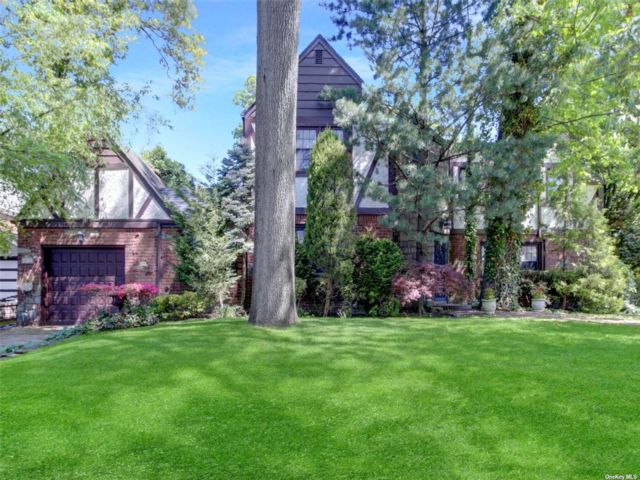  3 BR,  2.00 BTH &nbsp;Tudor style home in Valley Stream