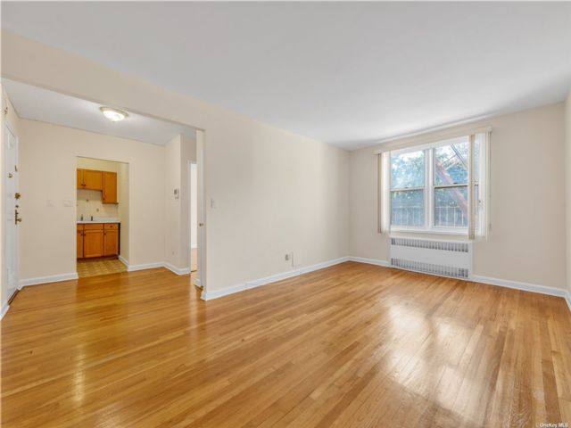  1 BR,  1.00 BTH &nbsp;High rise style home in Kew Gardens