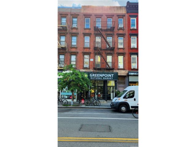 12 BR,  7.00 BTH &nbsp;Other style home in Greenpoint