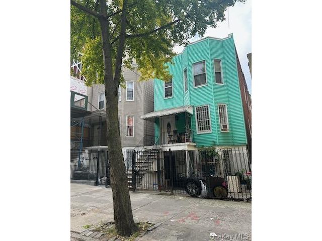 Studio,  0.00 BTH &nbsp;House style home in Jerome Avenue