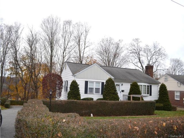  3 BR,  3.00 BTH &nbsp;Ranch style home in Mount Pleasant