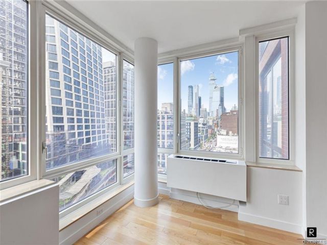  2 BR,  2.00 BTH &nbsp;Condo style home in New York (manhattan)