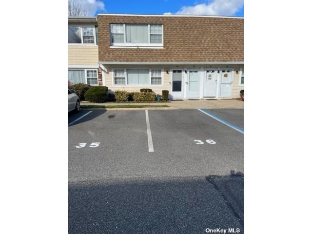  1 BR,  1.00 BTH &nbsp;Other style home in Farmingdale