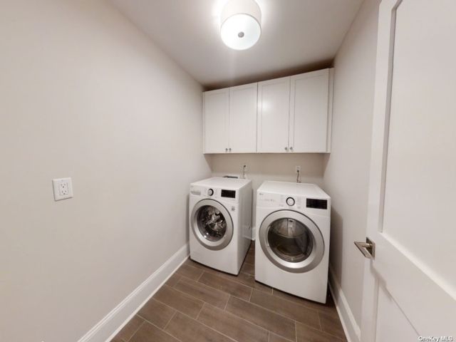  3 BR,  4.00 BTH &nbsp;Condo style home in Woodbury