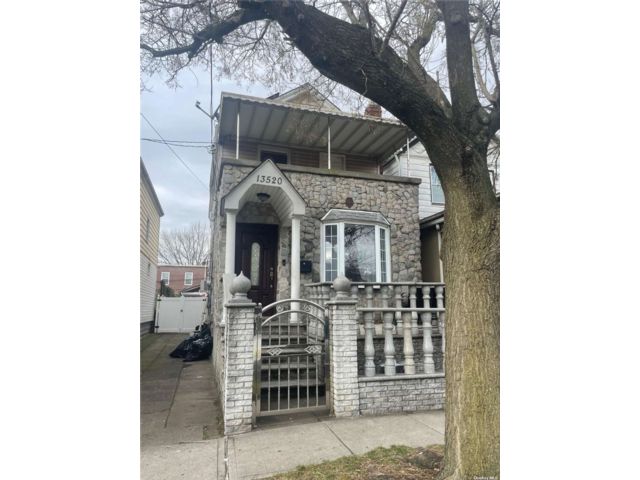  3 BR,  2.00 BTH &nbsp;Two story style home in South Ozone Park