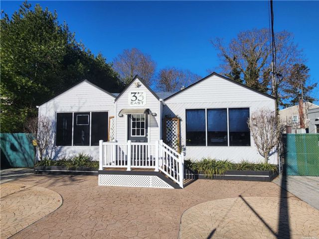 Studio,  0.00 BTH &nbsp;Commercial style home in East Islip