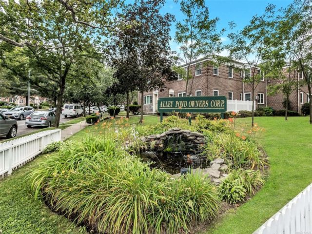  1 BR,  1.00 BTH &nbsp;Mid-rise style home in Bayside