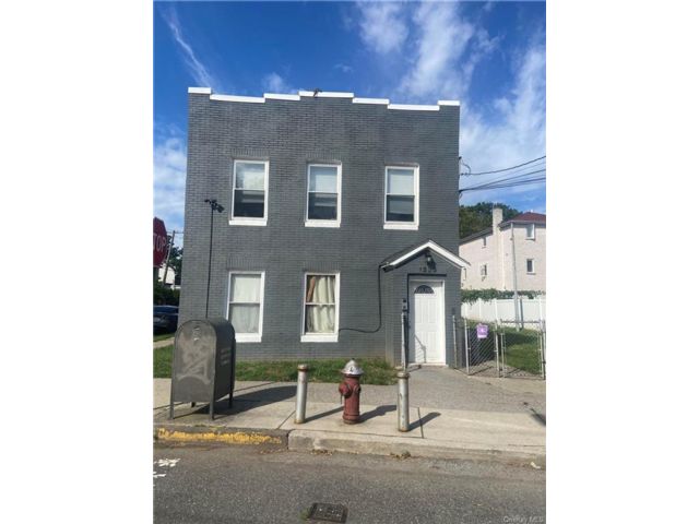  6 BR,  4.00 BTH &nbsp;House style home in Pilgrim