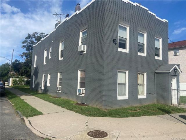 [PHOTO]
