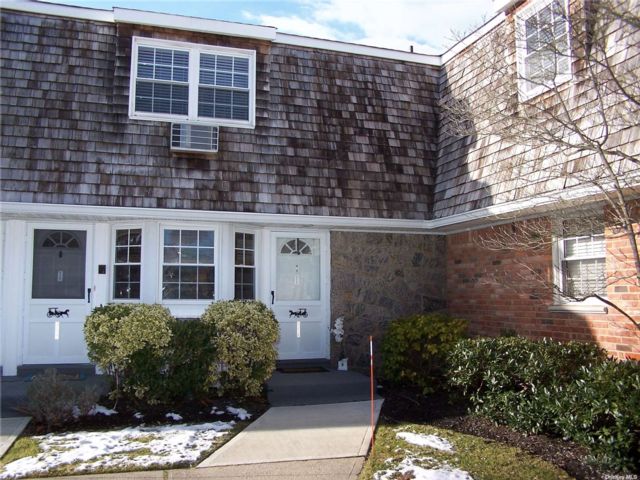  1 BR,  1.00 BTH &nbsp;Garden apartmen style home in Oakdale