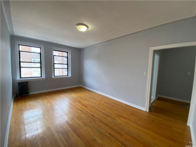  1 BR,  1.00 BTH &nbsp;Garden apartmen style home in Rego Park