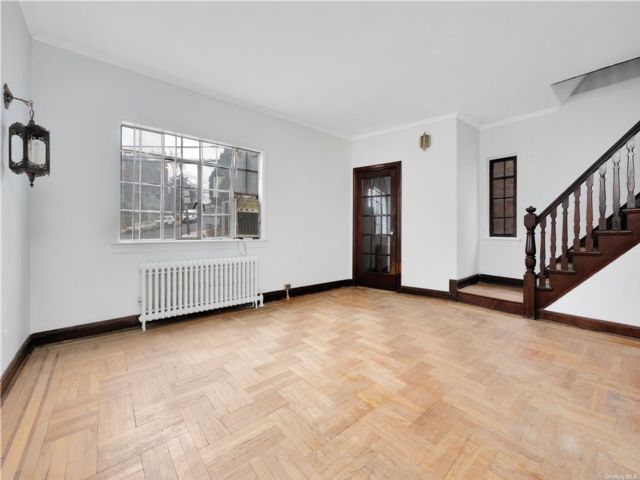  3 BR,  2.00 BTH &nbsp;Colonial style home in Maspeth