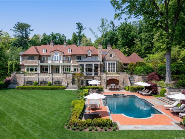 [PHOTO]