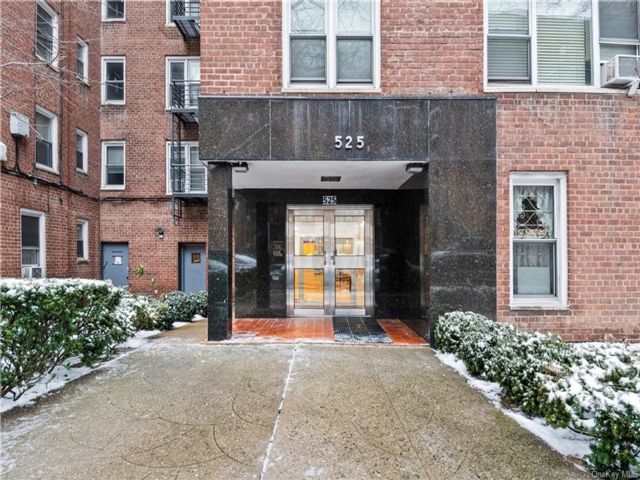[Kingsbridge Real Estate, listing number 2343995]