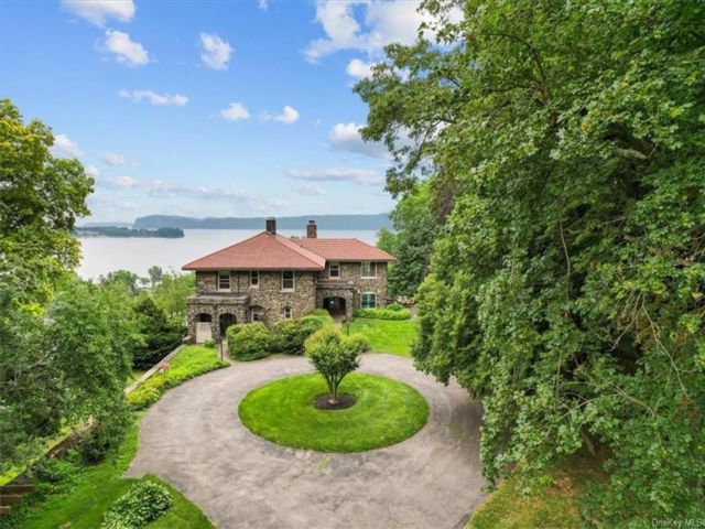  6 BR,  5.00 BTH &nbsp;House style home in Cortlandt