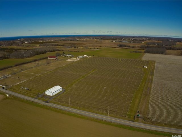 Lot <b>Size:</b> 19.45 ACRES &nbsp;Land style home in Riverhead