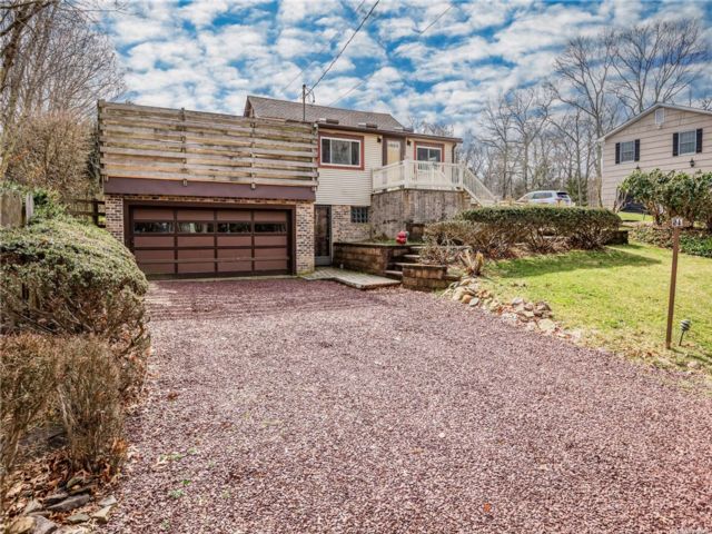  2 BR,  1.00 BTH &nbsp;Ranch style home in Wading River