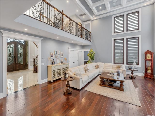 [PHOTO]