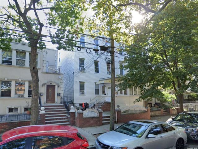 11 BR,  3.00 BTH &nbsp;Contemporary style home in Ozone Park