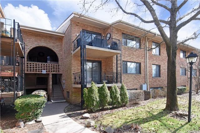  2 BR,  1.00 BTH &nbsp;Mid-rise style home in Yonkers