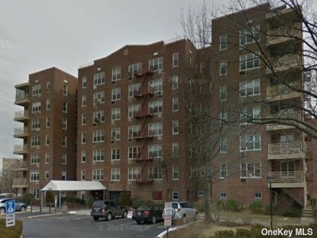  1 BR,  1.00 BTH &nbsp;Other style home in Bayside