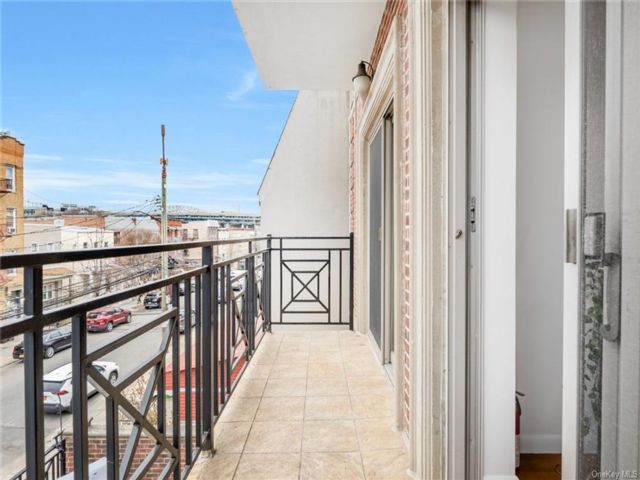  1 BR,  1.00 BTH &nbsp;Condo style home in Astoria