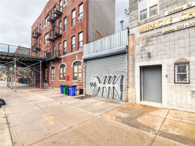 Studio,  0.00 BTH &nbsp;Land style home in Crown Heights