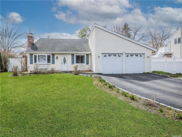  2 BR,  1.00 BTH &nbsp;Ranch style home in Medford