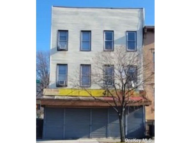 Studio,  0.00 BTH &nbsp;Commercial style home in Crown Heights