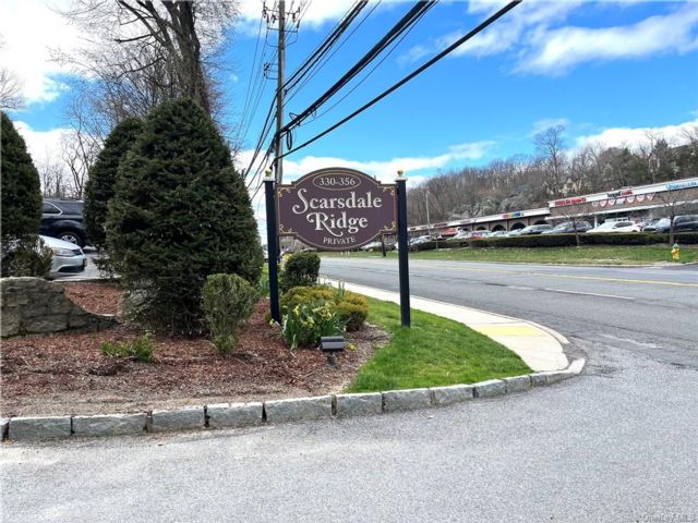  2 BR,  2.00 BTH &nbsp;Garden style home in Greenburgh