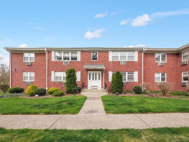  1 BR,  1.00 BTH &nbsp;Garden apartmen style home in Orangetown