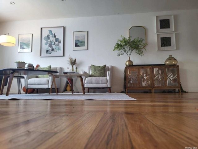 [PHOTO]