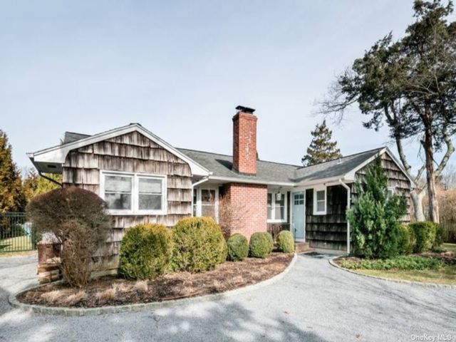  3 BR,  2.00 BTH &nbsp;Ranch style home in Remsenburg