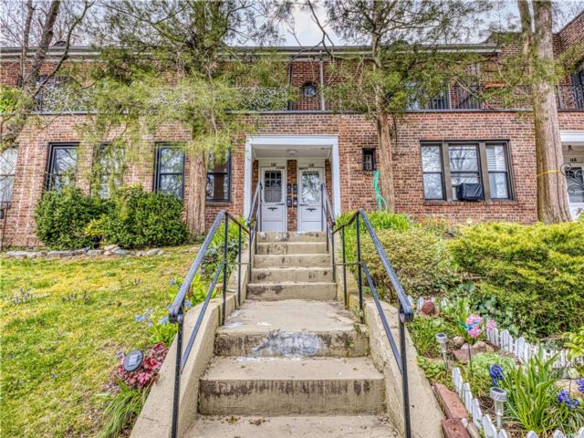  1 BR,  1.00 BTH &nbsp;Garden style home in New York