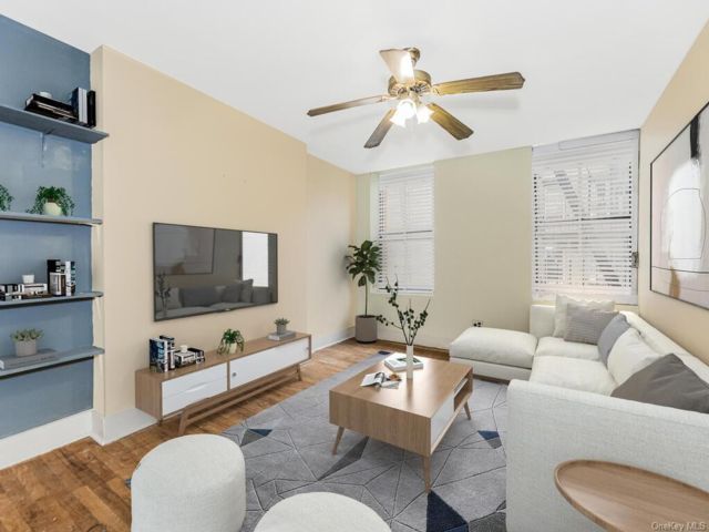  1 BR,  1.00 BTH &nbsp;Mid-rise style home in New York