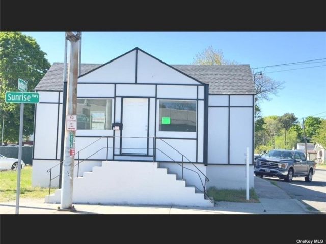 Studio,  0.00 BTH &nbsp;House style home in West Babylon